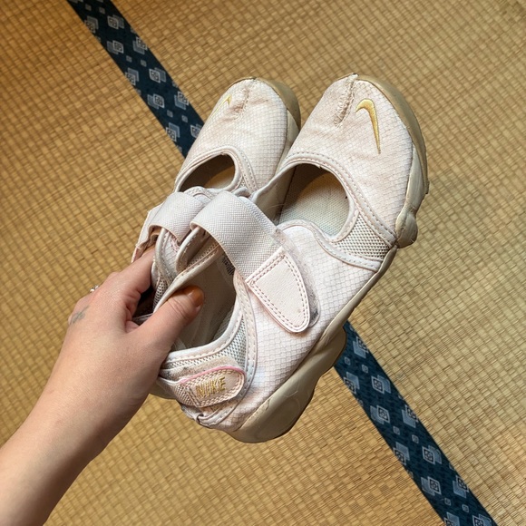 Pink Nike Air Rift tabis - Picture 2 of 9